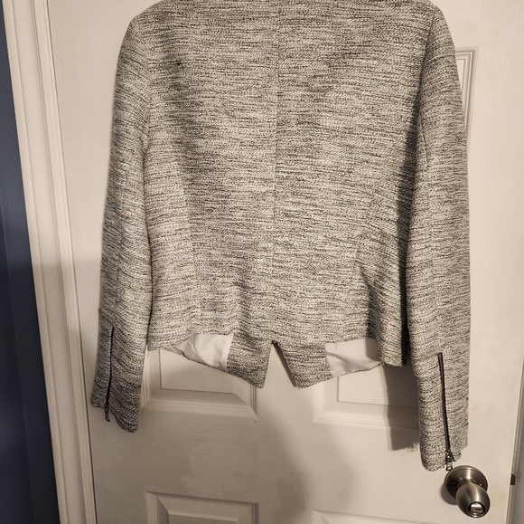 Jacket with Zippered Pockets - Picture 2 of 9